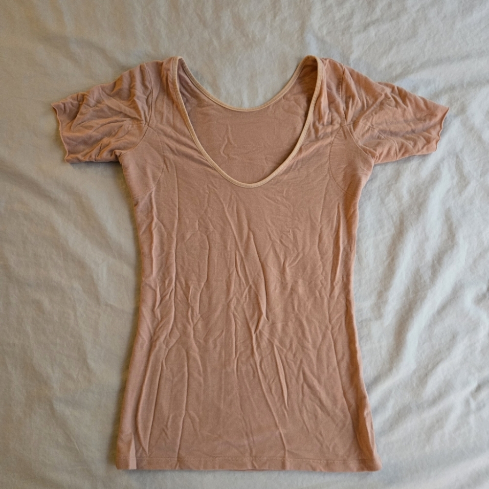Numi Signature Undershirt sz S Toffee sz S